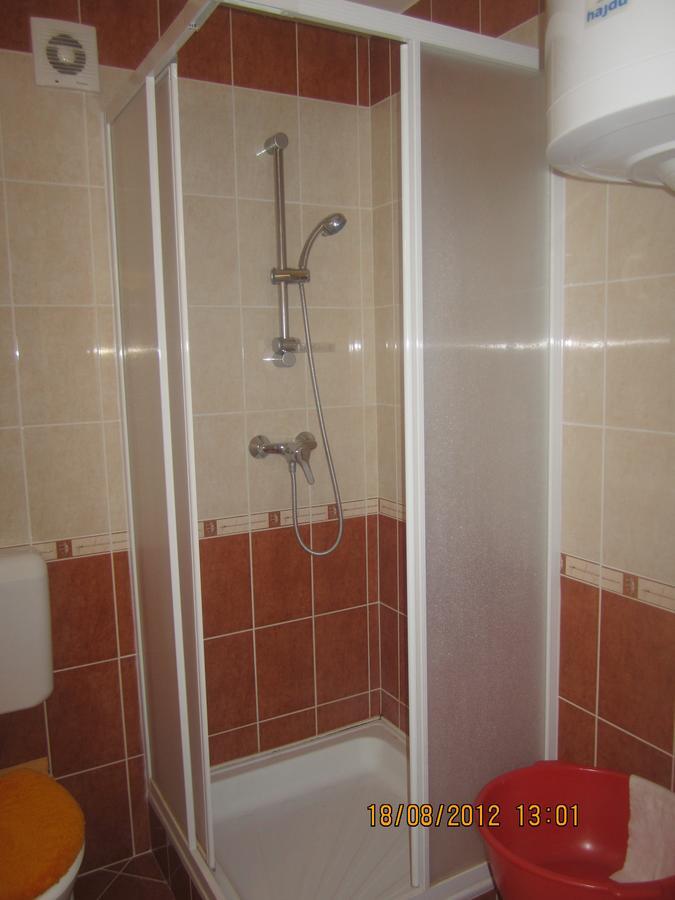 Gyoengyvirag Ueduelo - Mario Apartman Harkan Exterior foto